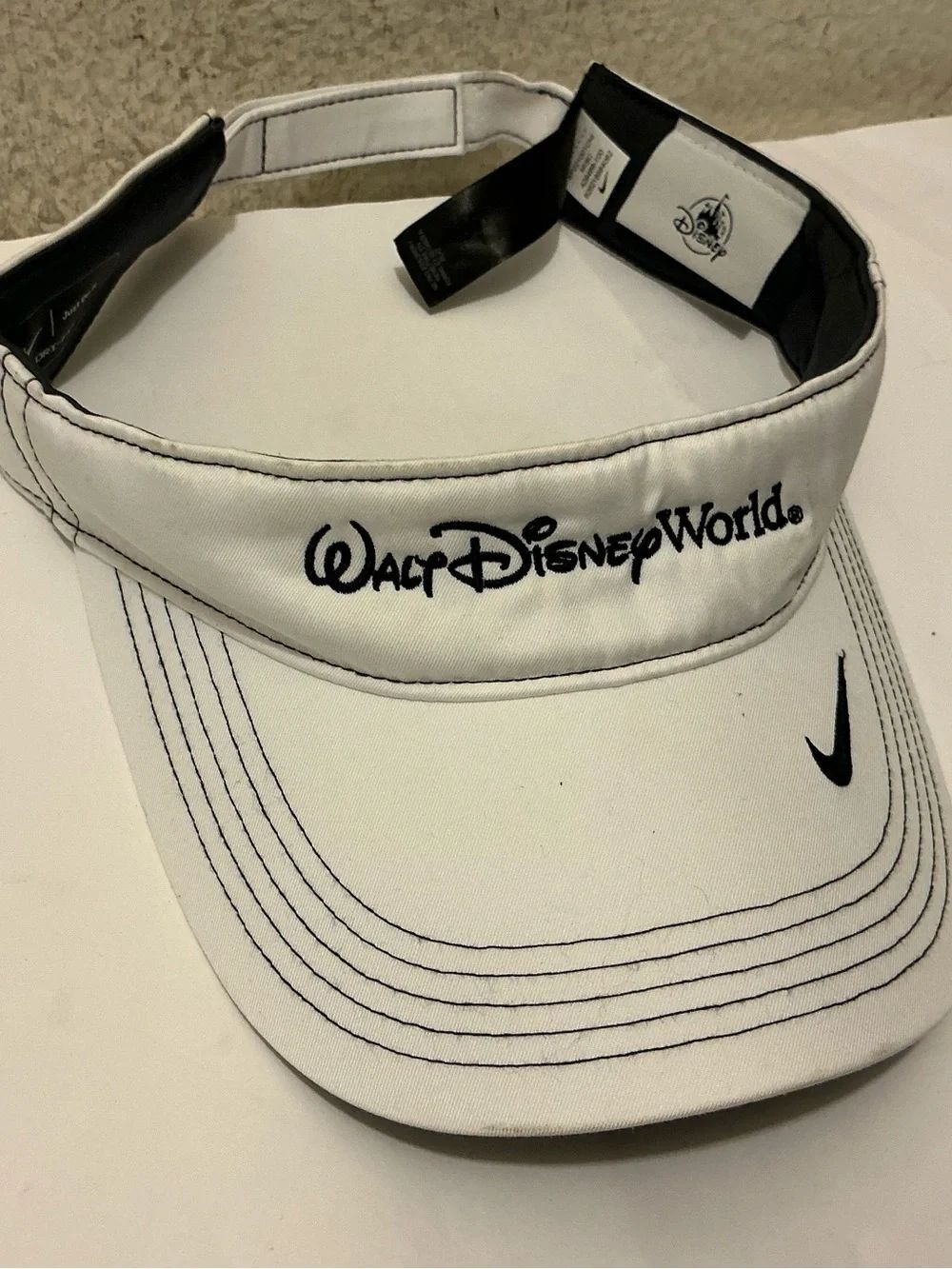 Nike Dri-FIT Walt Disney World Visor Hat White Adjustable Disney Parks